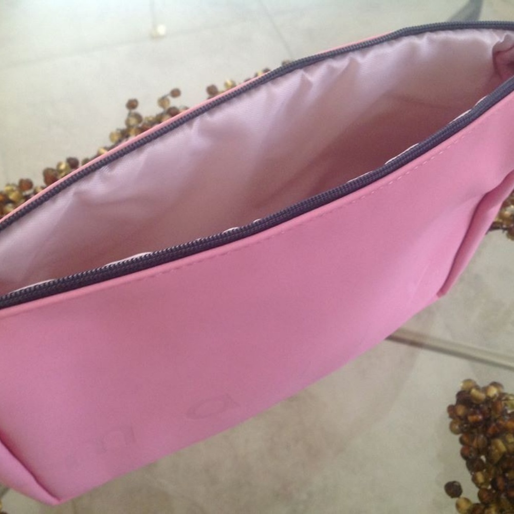 Mally Beauty Large Pink Cosmetics Makeup Bag — BRAND NEW